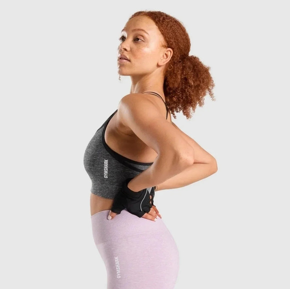 Gymshark Adapt Mark Seamless Sports Bra, Color Gray/Black Size M - Picture 13 of 14